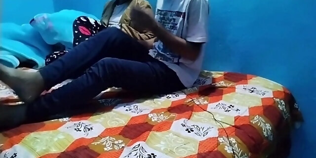 Sexy hot indian stepaunty she have big ass & big milk cans