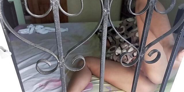 Amazing! The neighbor invites me to her house to sight at her nude and invites me to fuck while her hubby heads shopping