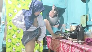 Colmek students use cucumbers in the kitchen