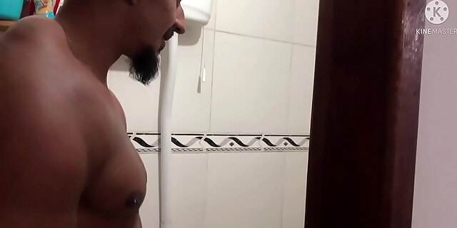 Taking a bathtub she loved it and completed up giving it to him Jasmine Santanna