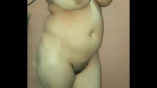 Sexy indian wifey showcases her XXL boobs