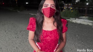Hot Girl asks a Stranger for The Lift