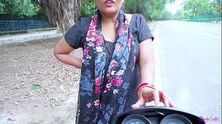 Indian Desi prostitute bhabhi dealing for Fuck with Client on road, she fucked by him in Doggystyle with HINDI Audio.