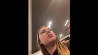 Cosplay crowd sees suck thru shifting public sights
