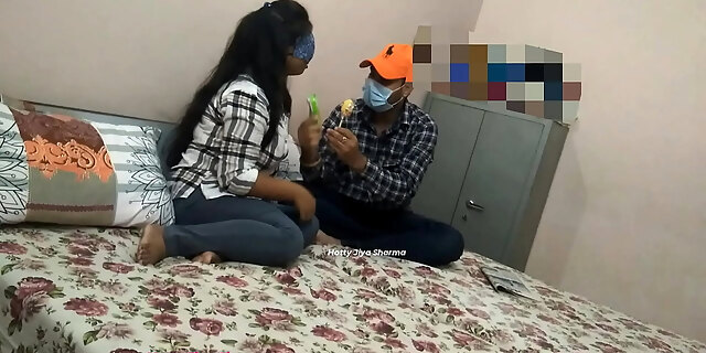 Horny girl takes a pecker and a lolipop in her dirty jaws at the same time
