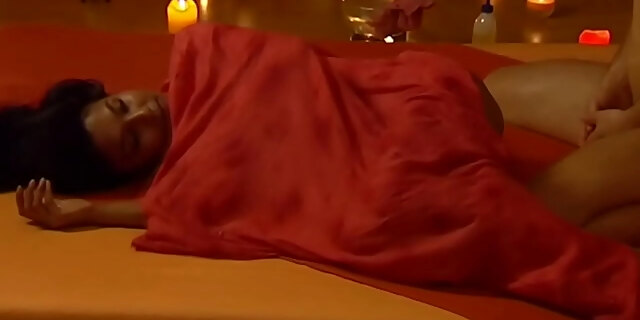 Yoni Massage For her Wet Pussy That Makes Her Enjoy