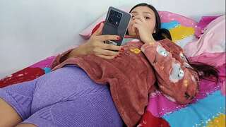 Rosibel, the daughter most desired by her stepfather, takes off the condom so that it ends up inside her pussy