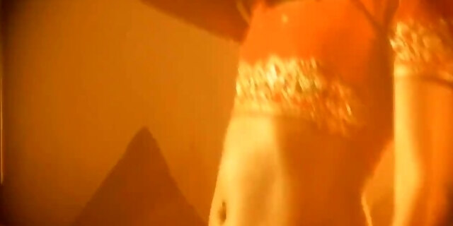 She Seduces With Her Body