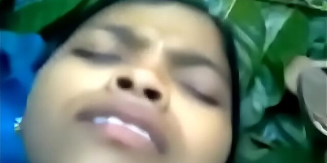 Indian ladki in jungle outdoor pummeled firm