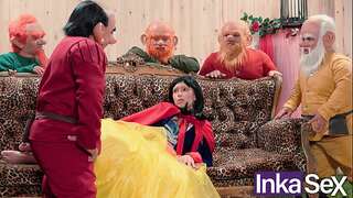 Snow White gets lost in the forest and is plowed by the 7 dwarfs.