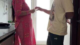 Aunt's fucking: The young nephew boned the step auntie with a giant ass hard after wearing a lady condom.