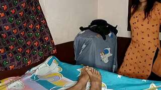 The holder banged the maid under the pretext of cleaning the room.