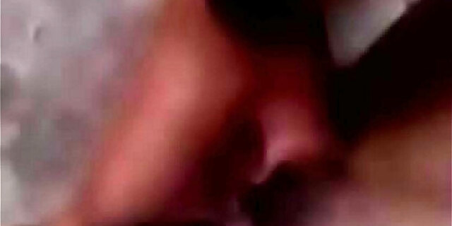 Desi bhabhi finger in gash while bathing