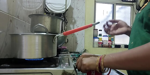 Father in law quenched the hunger of his eagerness by fucking the young daughter in law
