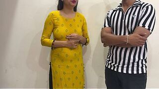 Cylinder De Do Bhaiya Pls- Indian Neighbour's Hot Wife Fucked Exchange of Cylinder, Got Cum on Hairy Pussy