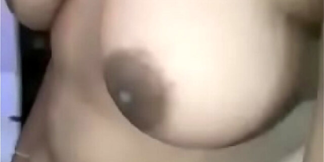 Roshni bhabhi show big boobs bumpers