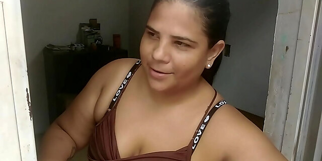 This beautiful Venezuelan gave a good oral and a wealthy penetrate to the tormentor of the mansion