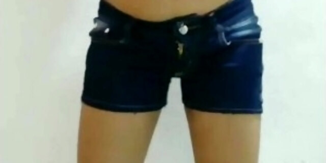 Tamil youthfull wifey twat rubbing and peeing close up video