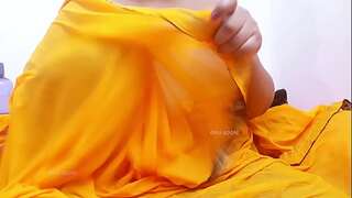 Srilankan tamil lady with inborn tits