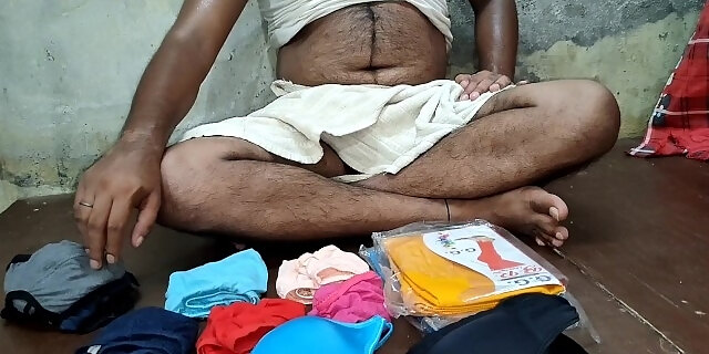 Selling brassiere soiree man fuck indian girl