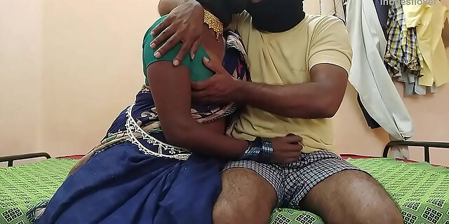 I beat the 's pussy while making a sharp push, I shot a heavy cumshot with the condom mounted cock, which filled my rubber