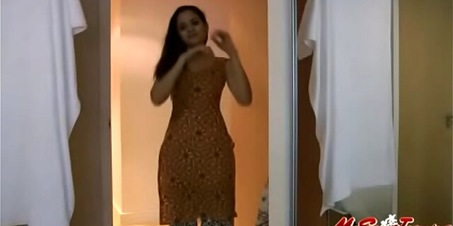 Indian Sexy Beautiful Babe Jasmine Takes Of Her Bra