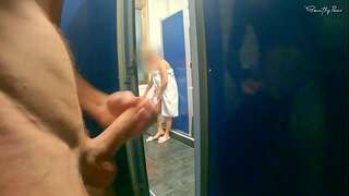 HOSTEL MIXED ROOM: douche flashing onanism