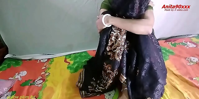 Indian bhabi ravaging in hotel with Hindi audio
