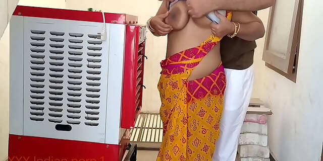 Indian XXX Cooler repair stud pummel in hindi