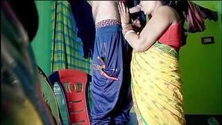 INDIAN Bhabhi XXX Wet pussy poke with electrician in clear hindi audio | Fireecouple