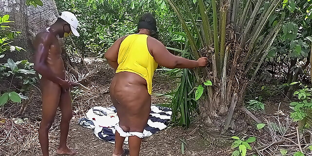 Forest guard ravaged BBW Desi aunty in the Bush