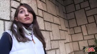 19 yr senior chick pummeling delicious