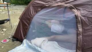 [Camping] Amateur school damsel gives suck off and orgy in a tent while attempting to hold back her voice so no one will notice during outdoor exposure camping