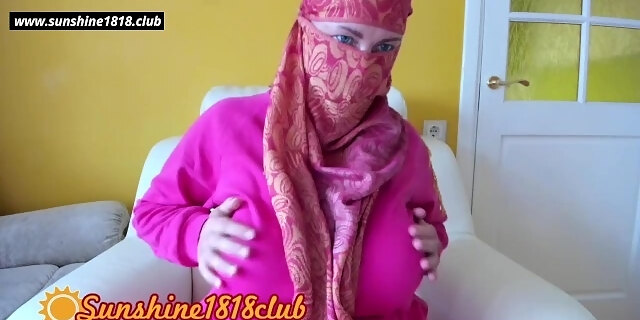 Turkish wife Arab hijab big-chested doll on cams 
