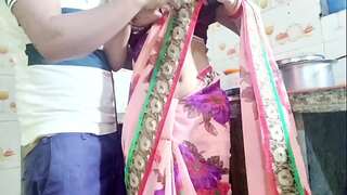 Desi bhabhi was washing dishes then her stepbro in law came and said bhabhi aapka chut chahiye kya  Audio.