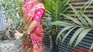 Bengali Desi Bhabhi Outdoor Chudai Devar Ke Saath crimson Saree main (Official Video By Localsex31)